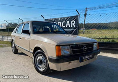 Opel Kadett De Luxe 1.2 s