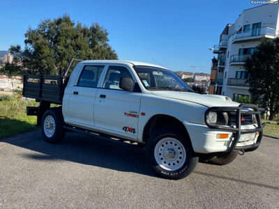 Mitsubishi L200 2.5TurboDiesel 100cv 5Lugares