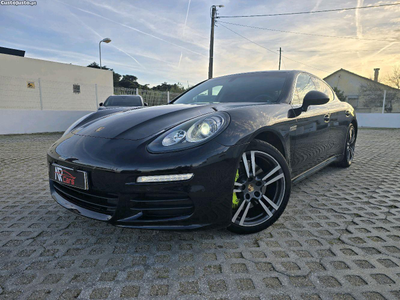 Porsche Panamera HYBRID  PLUG  IN