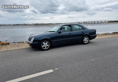 Mercedes-Benz E 220 Classic