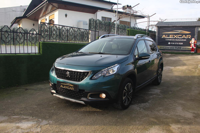 Peugeot 2008 1.2 PureTech / 110cv / Allure