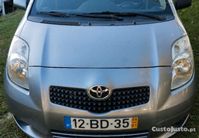 Toyota Yaris 5 lugares