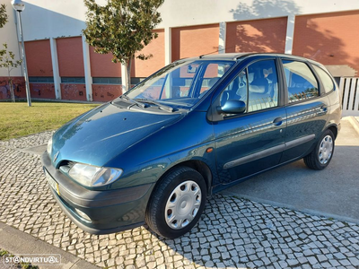 Renault Scénic 1.4 16V RTE