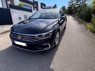 VW Passat GTE +