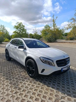 Mercedes-Benz GLA 180 sport