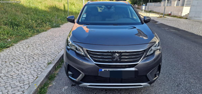 Peugeot 5008 1.5 BlueHDi Allure 5 P