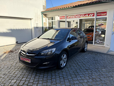 Opel Astra 1.6CDTi Cosmo Nacional c/ GPS