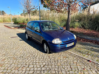 Renault Clio II 1.2 Gasolina