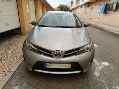 Toyota Auris Touring Sports 1.4D90