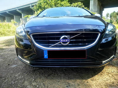 Volvo V40 2.0 D4 190CV R-DESIGN - GPS - VIDROS ESCUROS - CAIXA 6 VEL.