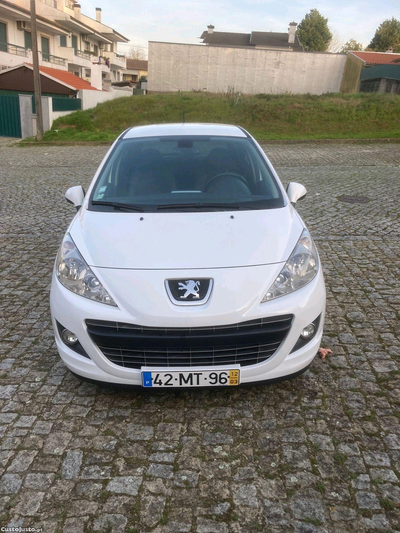 Peugeot 207 1.4 hdi versão sportium