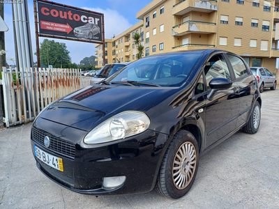 Fiat Grande Punto 1.2i   com  Ar condicionado   iuc  Barato