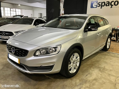 Volvo V60 Cross Country 2.0 D3 Momentum