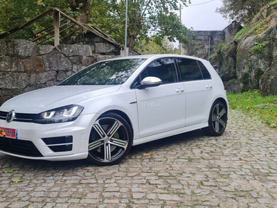 Volkswagen Golf 2.0 TSi R