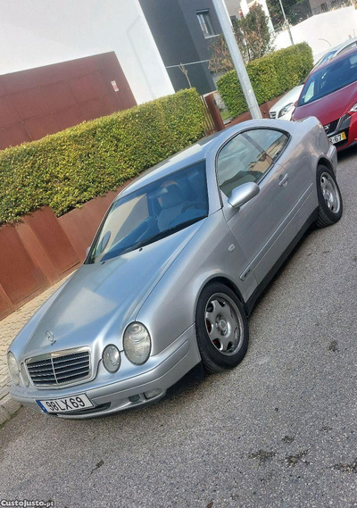 Mercedes-Benz CLK 200 Sport 136cv Caixa automática