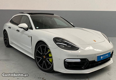 Porsche Panamera 4 E-Hybrid Platinum