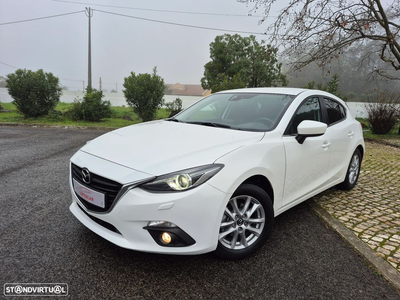 Mazda 3 1.5 Sky-G Evolve HS Navi