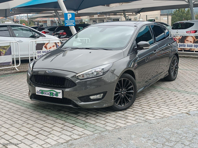 Ford Focus 1.5 TDCi EcoBlue ST-Line