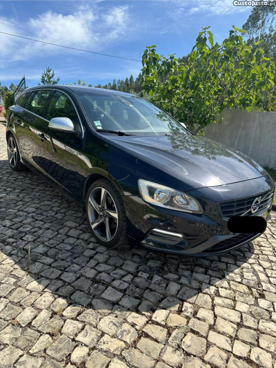 Volvo V60 R-Design