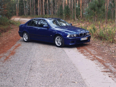 BMW 530 4 portas