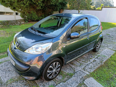 Peugeot 107 Automático 2008