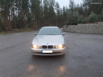 BMW 520 sedan