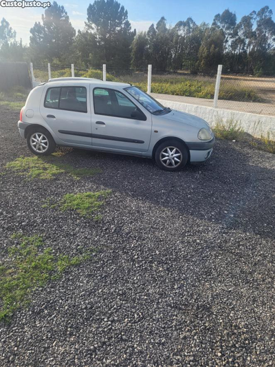 Renault Clio 1.2 ano 99 revisao feita tudo em dia