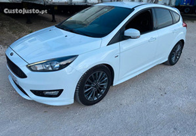 Ford Focus ST LINE