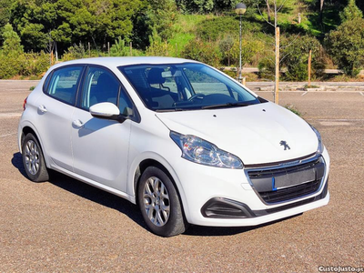 Peugeot 208 BlueHDI