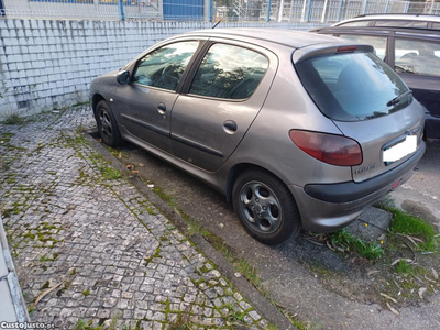 Peugeot 206 (2 Rhy )