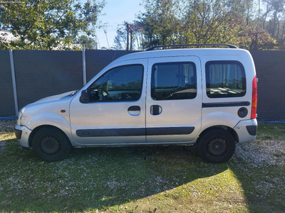 Renault Kangoo 1.5 DCI -- 5 LUG