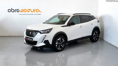 Peugeot 2008 1.2 PureTech Allure Nacional