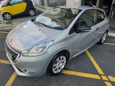 Peugeot 208 1.2 VTi Access