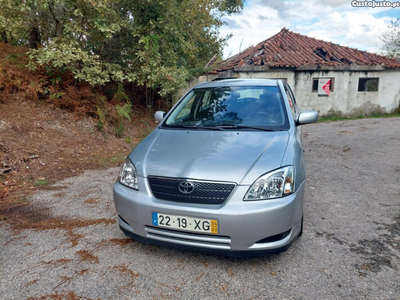 Toyota Corolla 2.0 D4D impecável