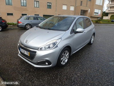 Peugeot 208 1.6 BlueHDi Style