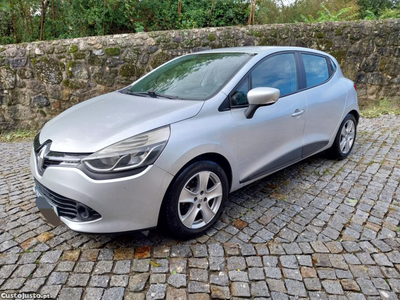 Renault Clio 1.5 dci 90cv diesel 5 lugares