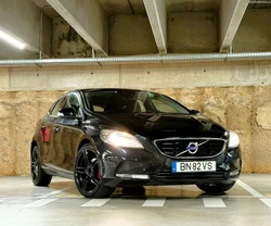 Volvo V40 D2 MOMENTUM