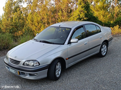 Toyota Avensis Sedan 1.6 Terra