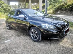 Volvo V40 2.0 D4 190CV R-DESIGN - GPS - VIDROS ESCUROS - CAIXA 6 VEL.