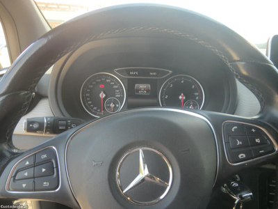 Mercedes-Benz B 180 180 D