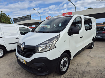 Renault Trafic 6 lugares