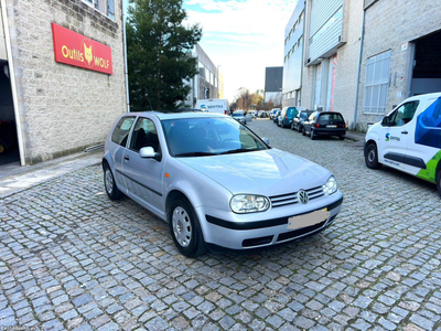 VW Golf 1.4 16V muito novo