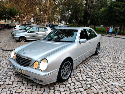 Mercedes-Benz E 220 Avantgarde