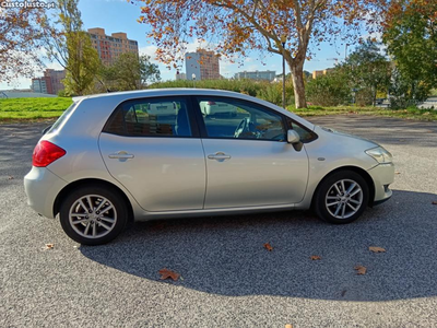 Toyota Auris 1.4 D-4D 2009 148.000 km