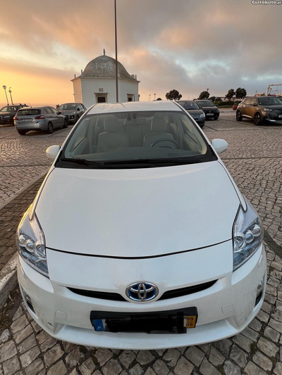 Toyota Prius HSD Premium+Pele+GPS