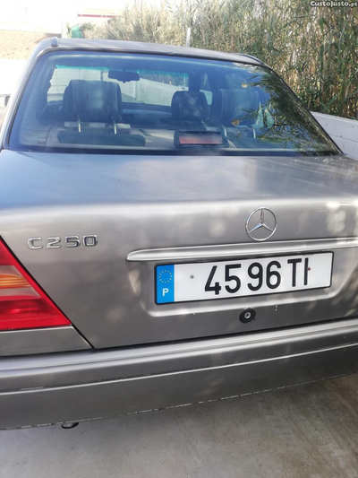 Mercedes-Benz C 250 250d