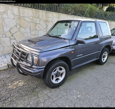 Suzuki Vitara 1.9 está aquecer