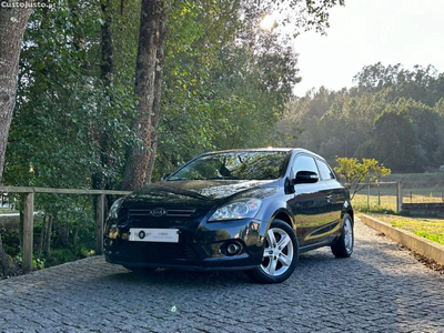 Kia Ceed S Coupé 1.4 CVVT EX ISG