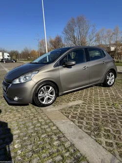 Peugeot 208 Hdi  1600