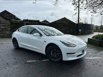 Tesla Model 3 Long-Range Dual Motor AWD